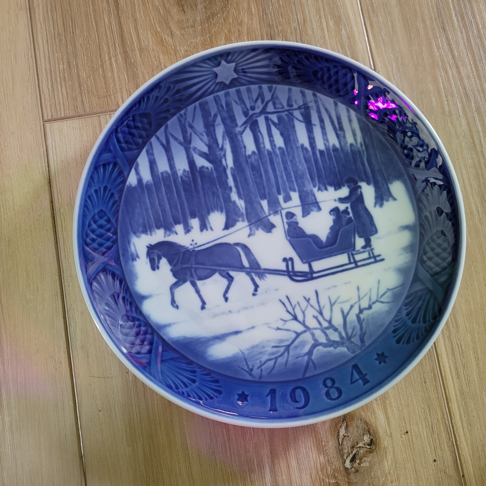 Royal Copenhagen Christmas 1984 Plate